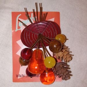 Luxulite Fall Thanksgiving Bakelite Fakelite Brooch